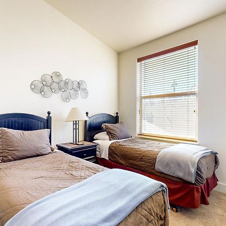 Newpark Townhomes 28 Парк-Сити Экстерьер фото